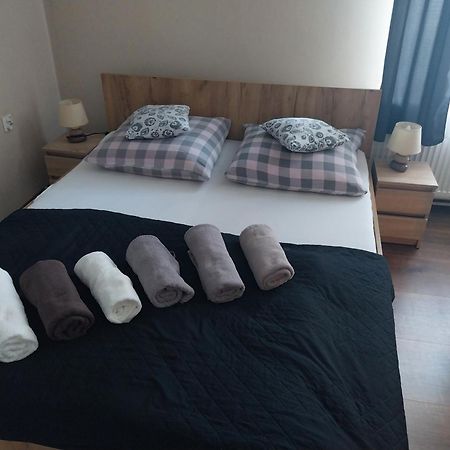 Czarna Owca- Pokoje Goscinne Gniezno Dış mekan fotoğraf
