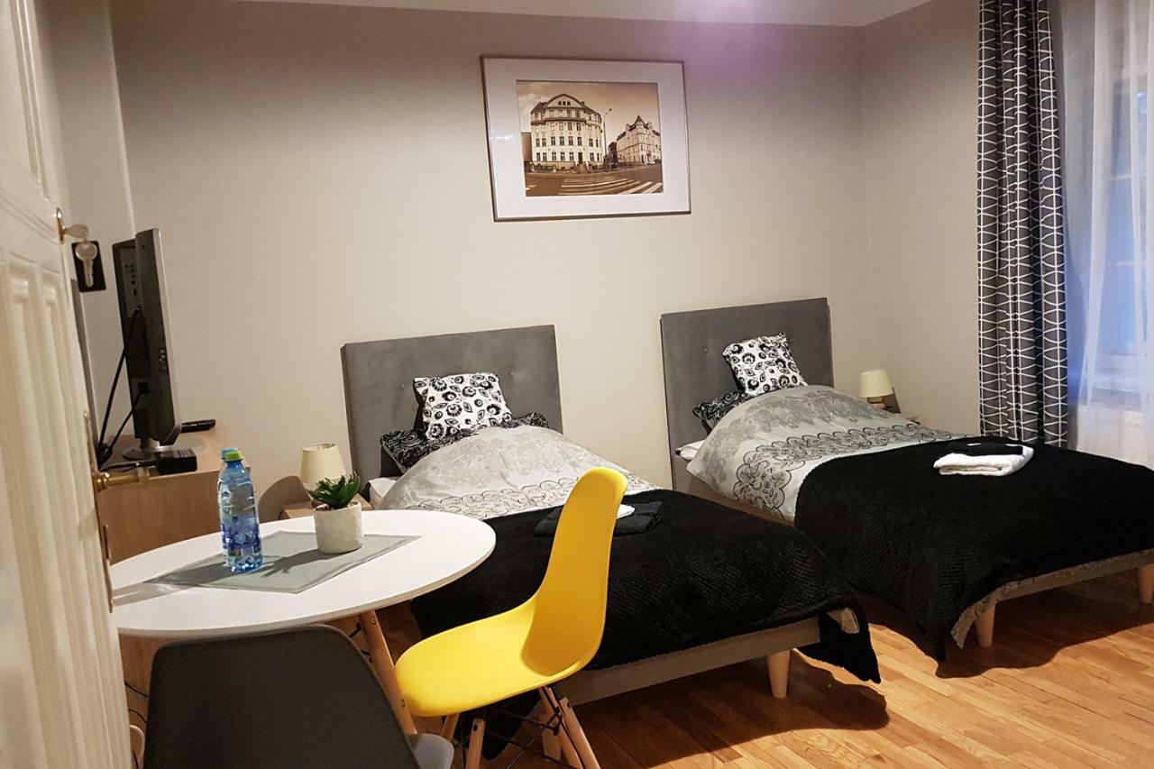 Czarna Owca- Pokoje Goscinne Gniezno Dış mekan fotoğraf