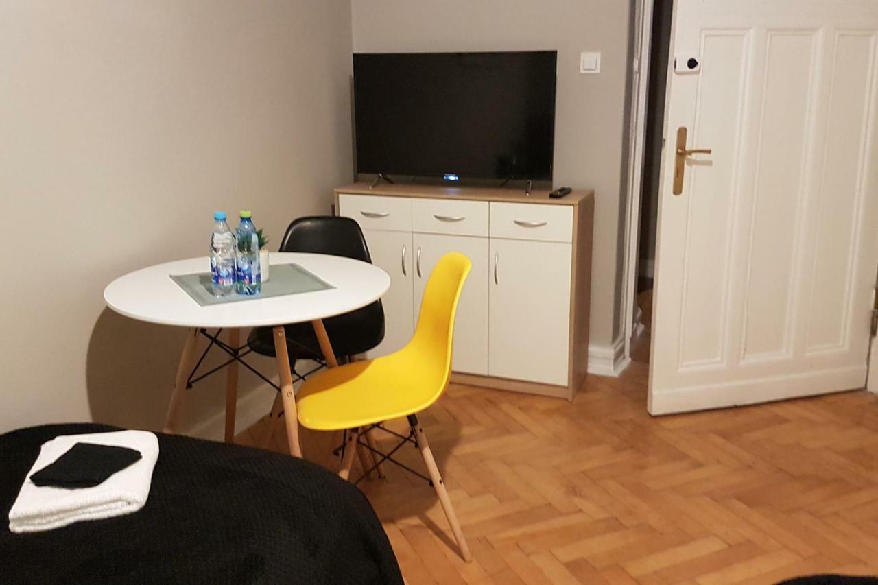 Czarna Owca- Pokoje Goscinne Gniezno Dış mekan fotoğraf
