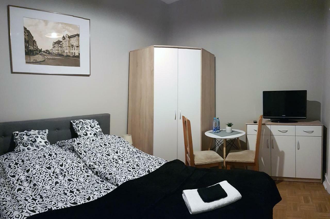 Czarna Owca- Pokoje Goscinne Gniezno Dış mekan fotoğraf